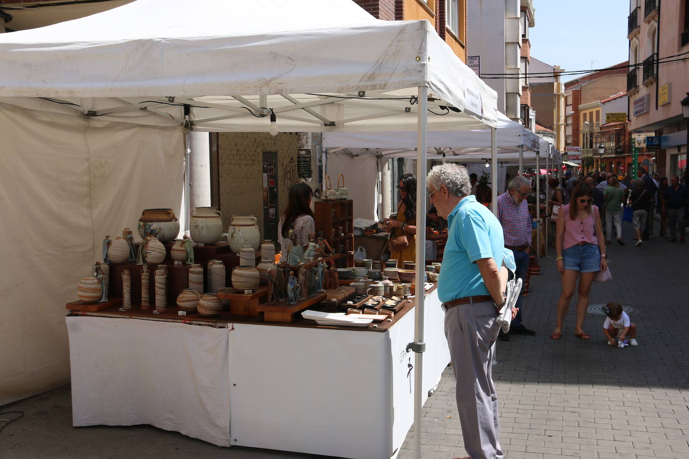 Imágenes de la XXXVI Feria Internacional de la Cerámica y la Alfarería de La Bañeza.