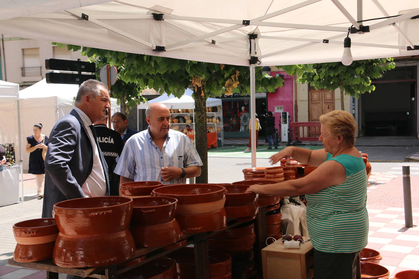 Imágenes de la XXXVI Feria Internacional de la Cerámica y la Alfarería de La Bañeza.