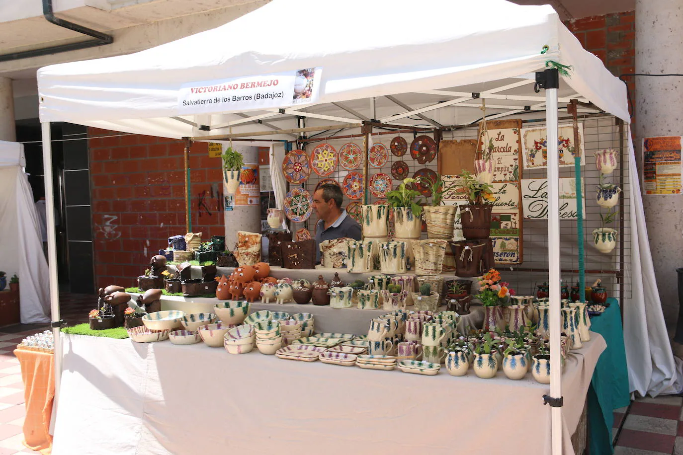 Imágenes de la XXXVI Feria Internacional de la Cerámica y la Alfarería de La Bañeza.