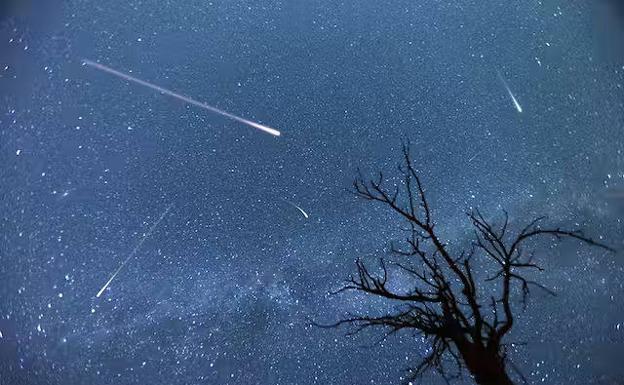 Lluvia de meteoros durante las Perseidas de 2015.