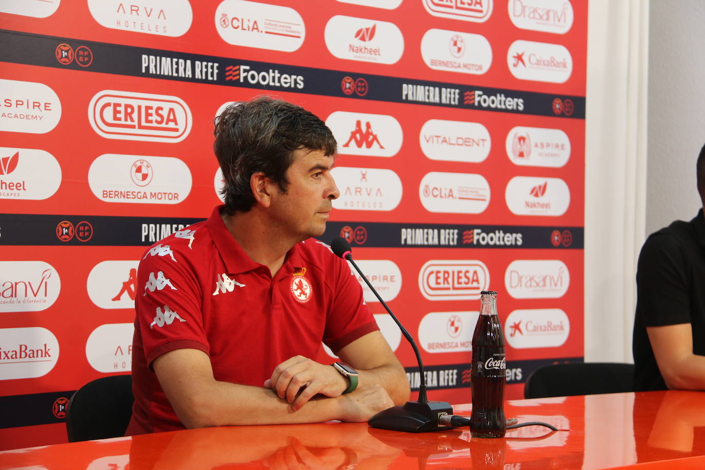 Eduardo Docampo, entrenador de la Cultural Leonesa, en rueda de prensa.