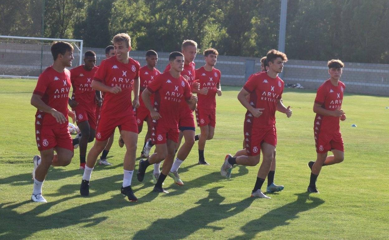 Un momento del entrenamiento de este viernes, precio al encuentro de Copa Federación ante la Arandina.