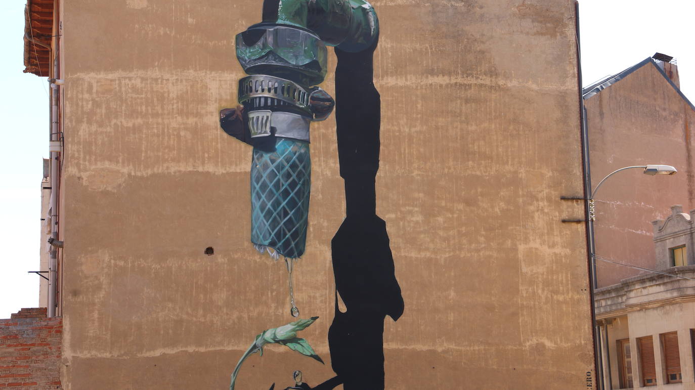 La localidad leonesa tiene más de 300 grafitis, la que más per cápita de España