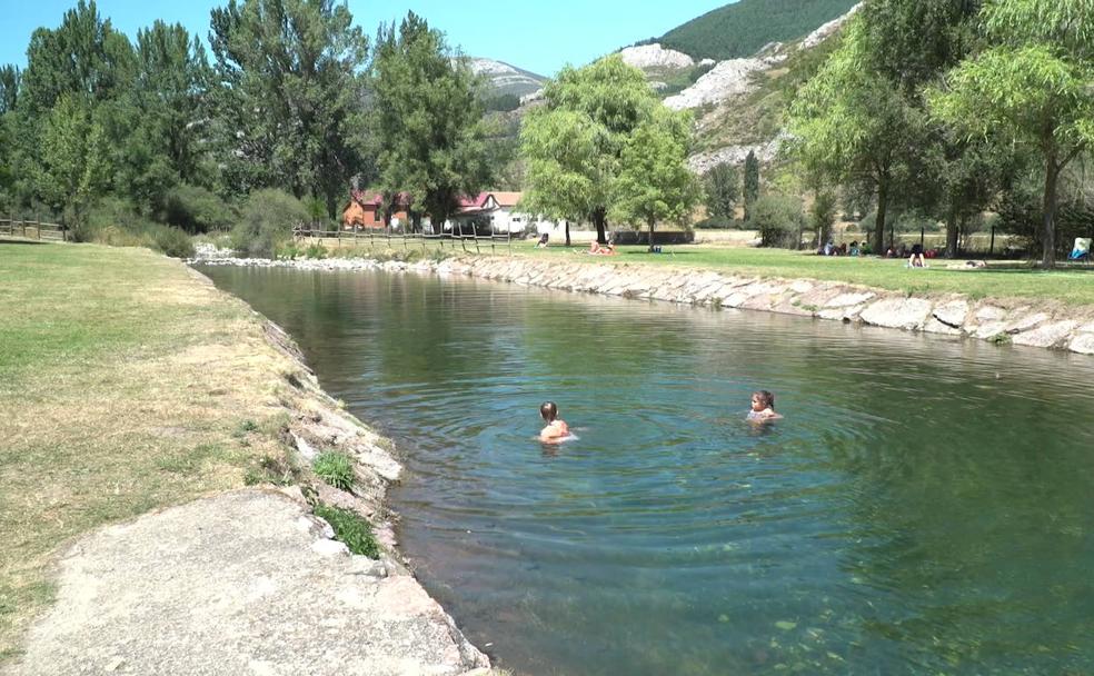 Imagen de la playa fluvial de Valdelugueros 