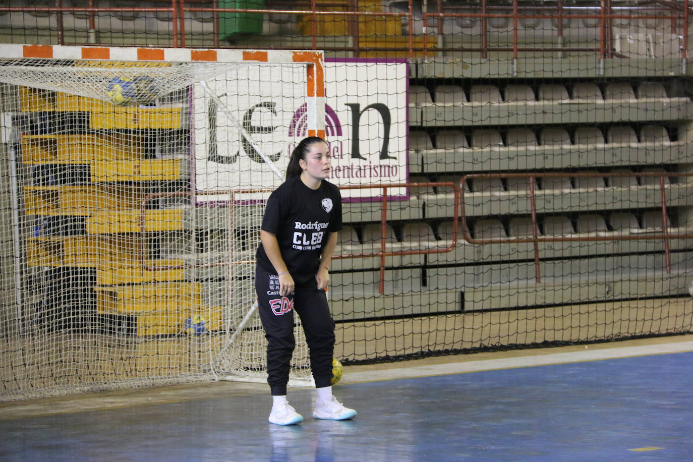 Las jugadoras del Cleba efectúan su primer entrenamiento de la temporada 2022/2023