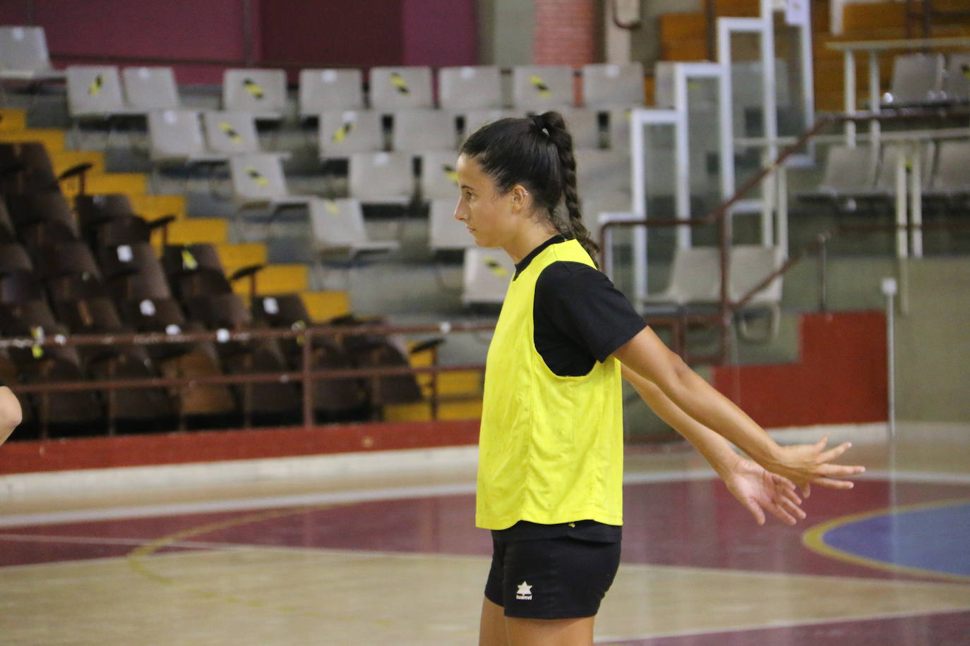 Las jugadoras del Cleba efectúan su primer entrenamiento de la temporada 2022/2023