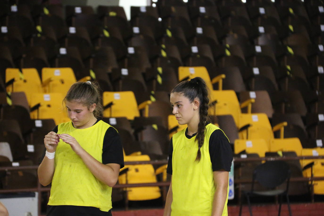 Las jugadoras del Cleba efectúan su primer entrenamiento de la temporada 2022/2023