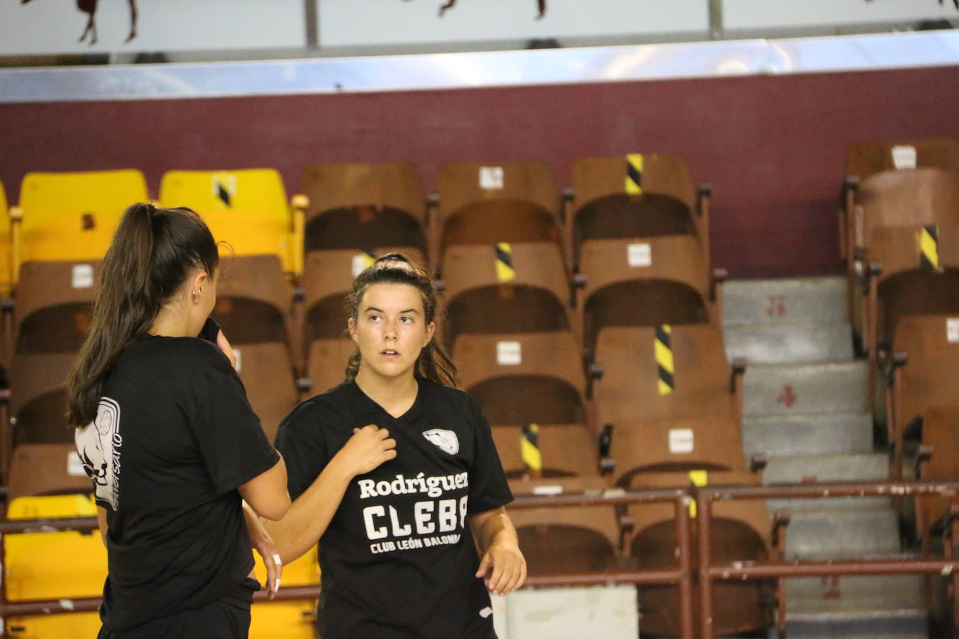 Las jugadoras del Cleba efectúan su primer entrenamiento de la temporada 2022/2023