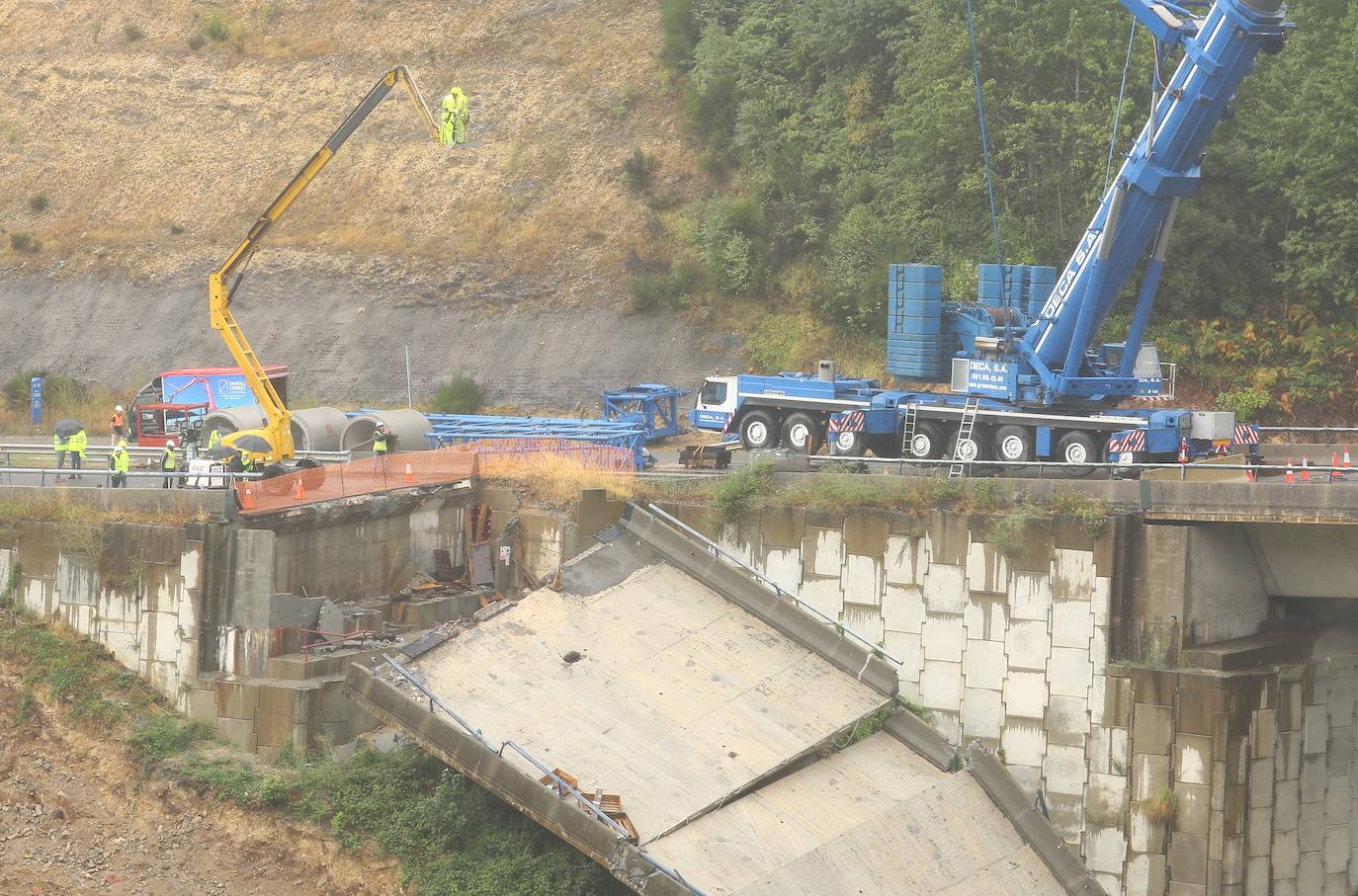 Desmantelamiento del vano del viaducto de Castro.