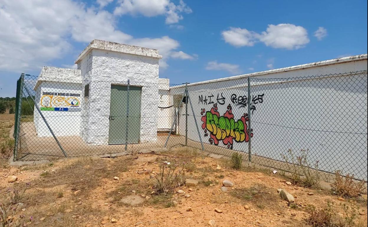 Toma de agua en el Ayuntamiento de Sariegos.