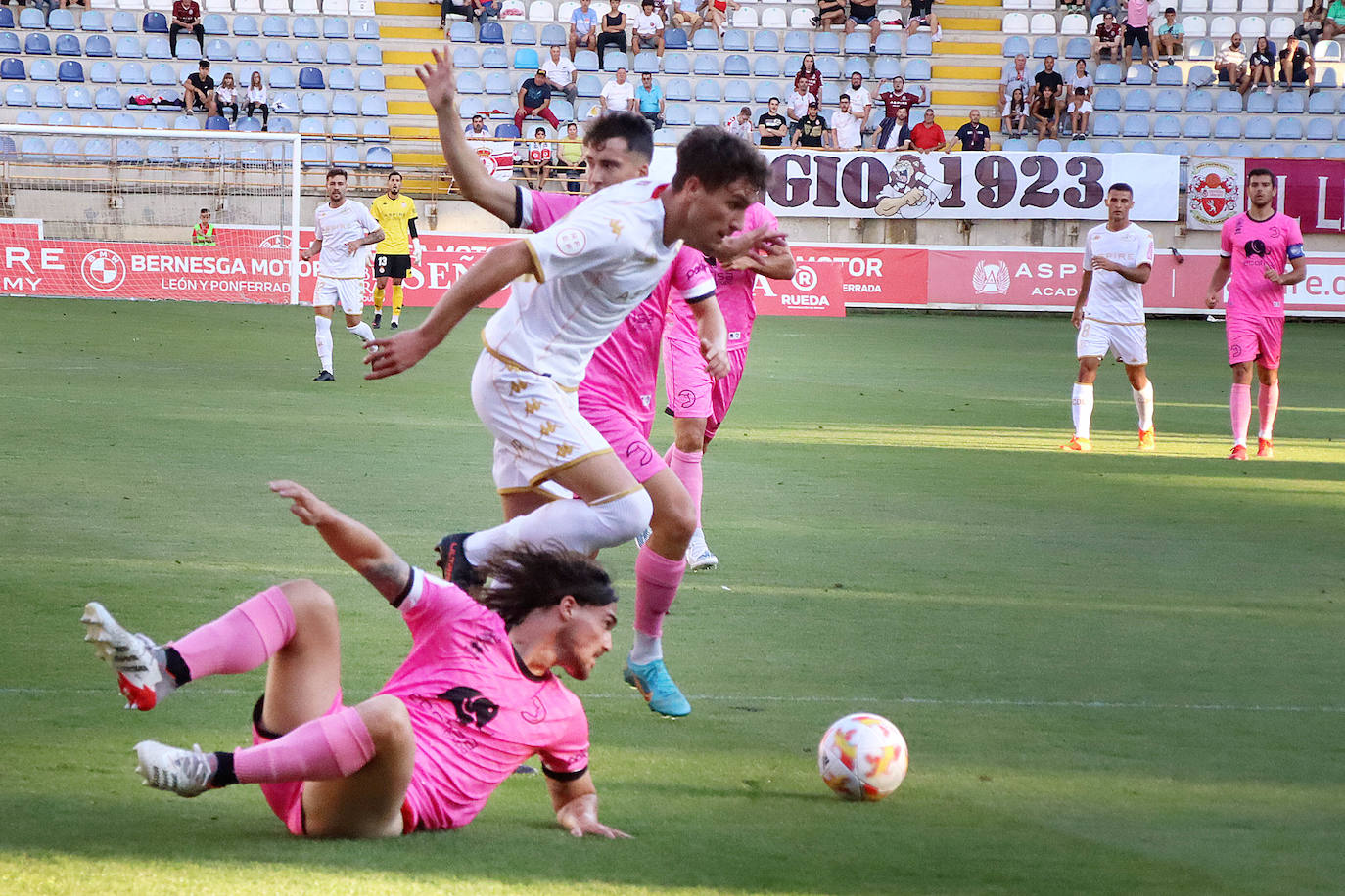 Semifinal de la Copa RFEF en el Reino de León. 