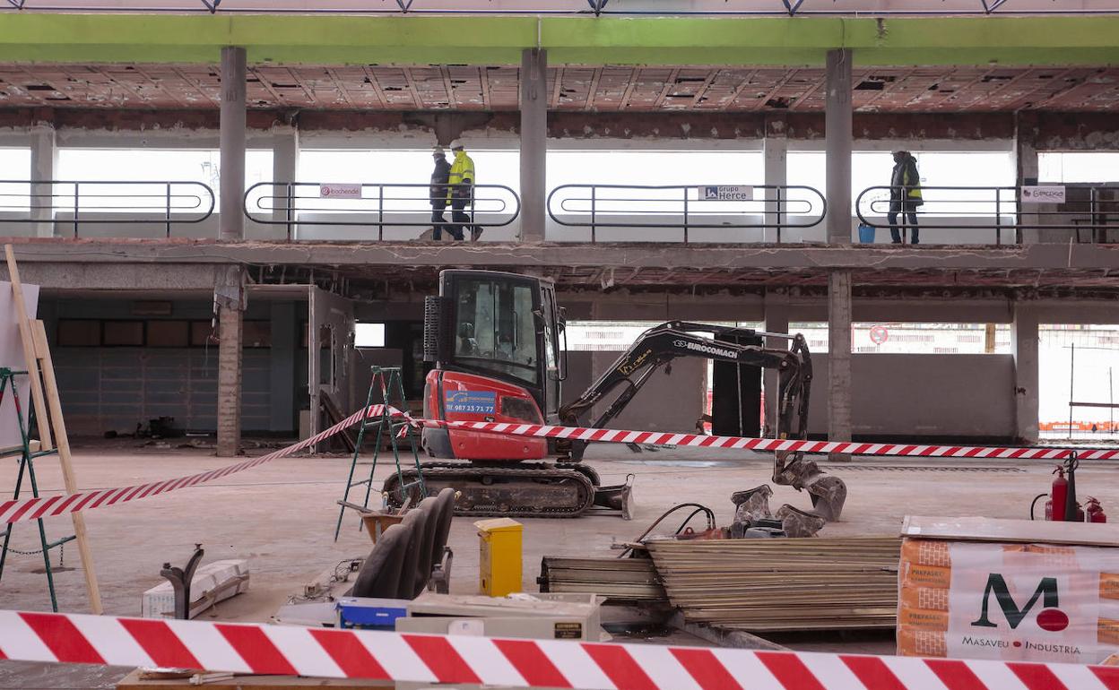 Obras en el interior de la estación de autobuses de León. 