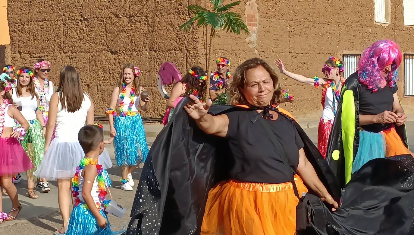 La localidad celebra su fiesta de la alubia con un gran desfile de carrozas llenas de color y nueva normalidad