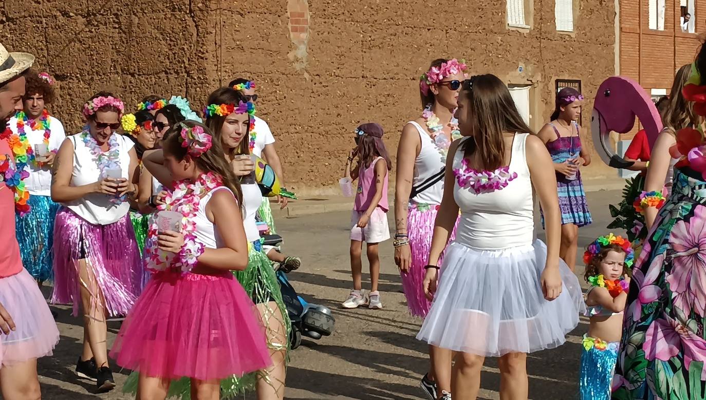 La localidad celebra su fiesta de la alubia con un gran desfile de carrozas llenas de color y nueva normalidad