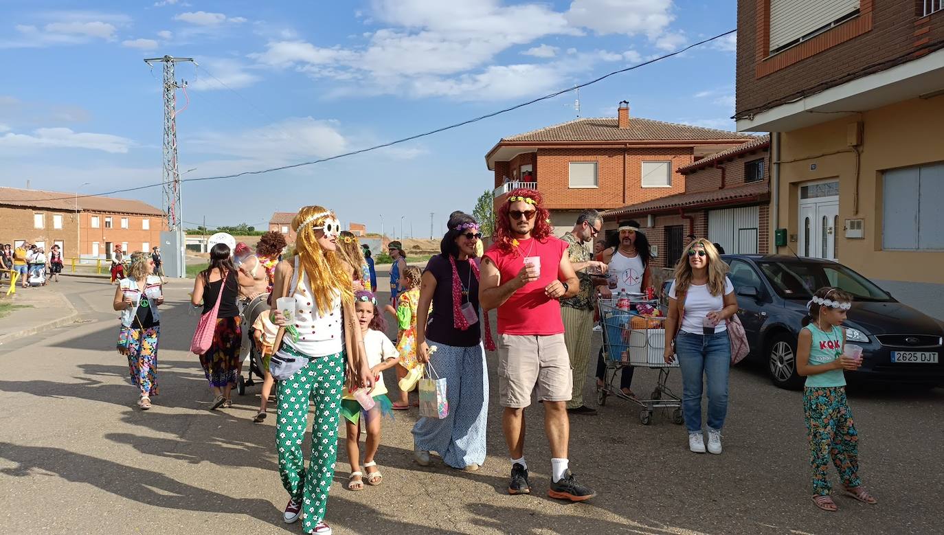 La localidad celebra su fiesta de la alubia con un gran desfile de carrozas llenas de color y nueva normalidad