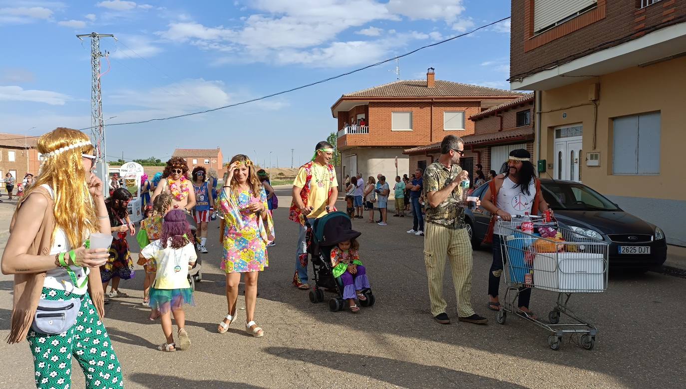 La localidad celebra su fiesta de la alubia con un gran desfile de carrozas llenas de color y nueva normalidad