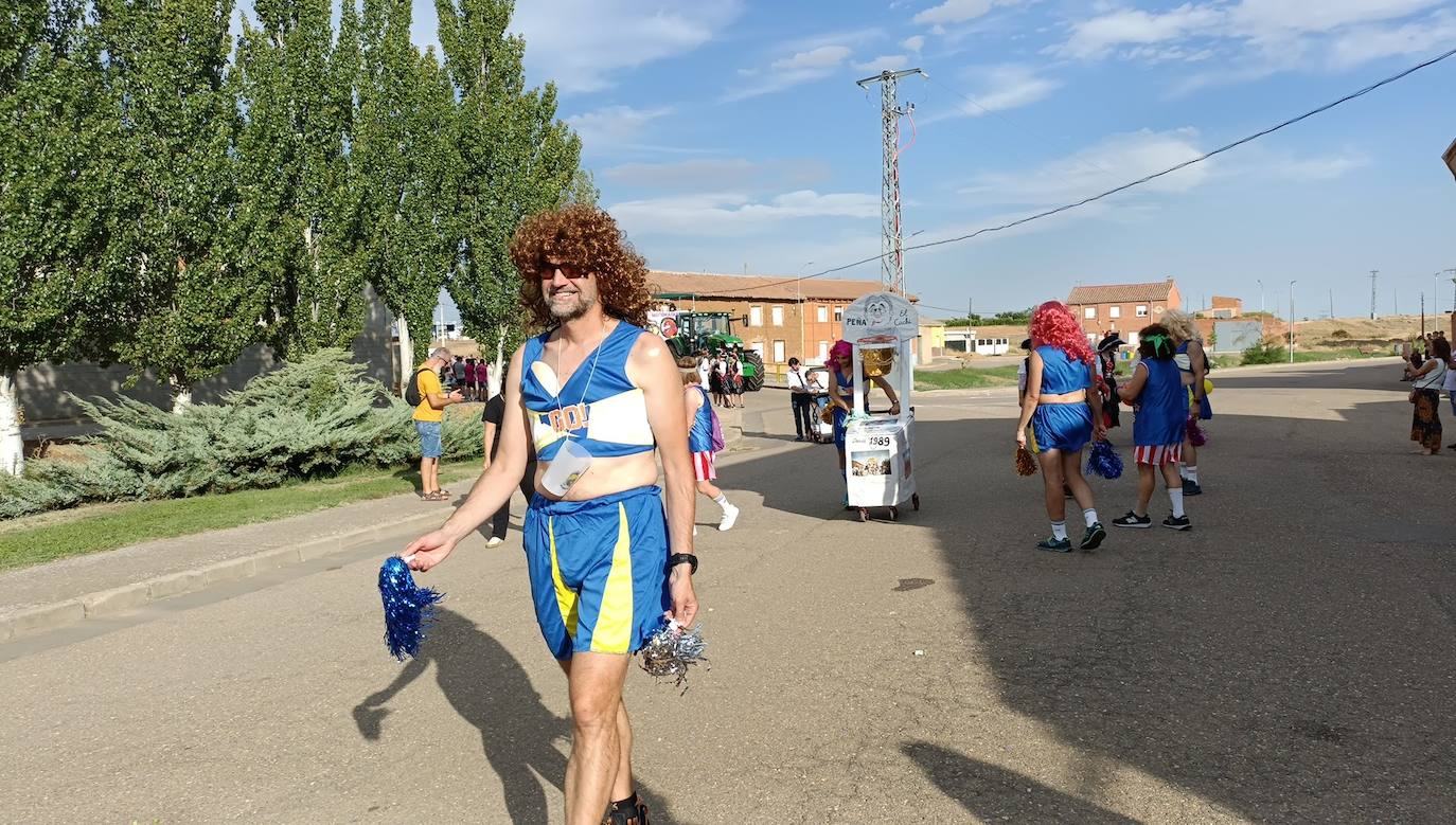 La localidad celebra su fiesta de la alubia con un gran desfile de carrozas llenas de color y nueva normalidad