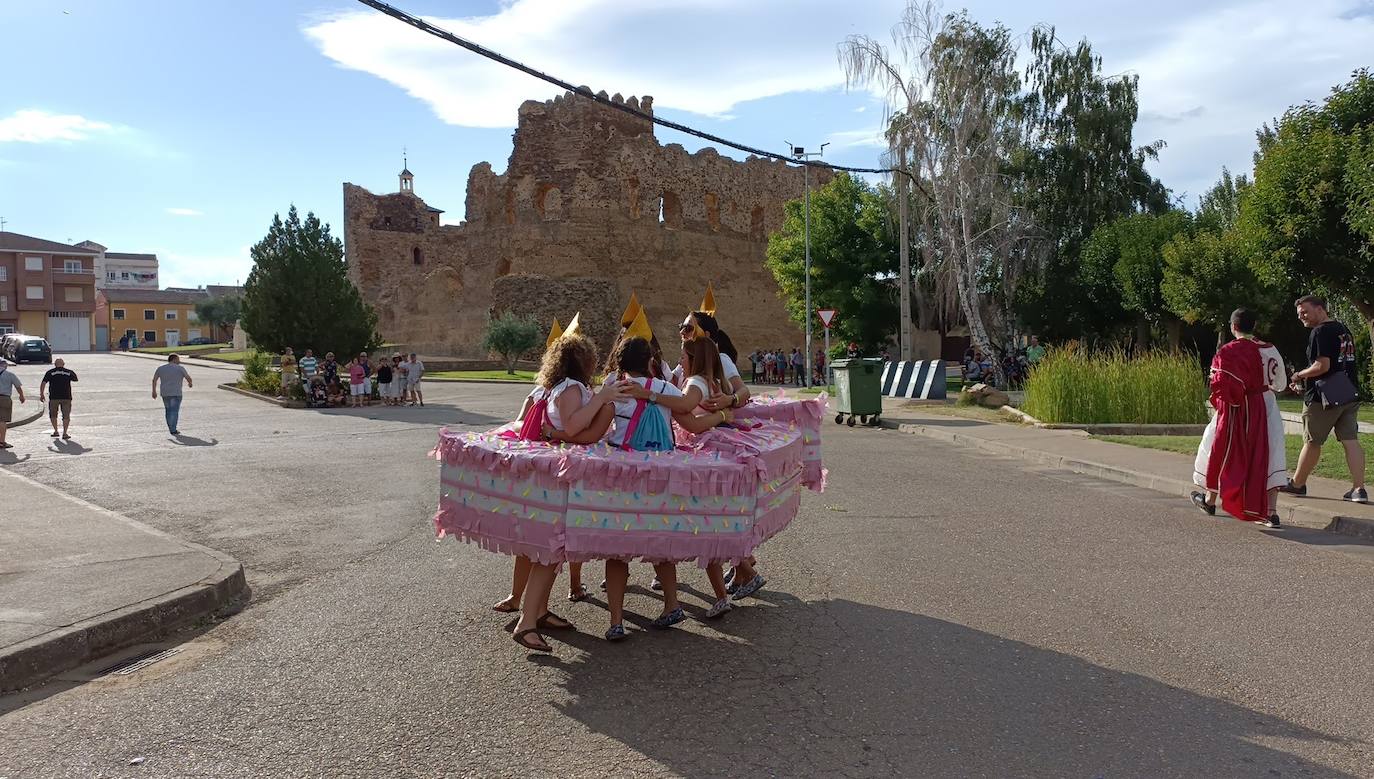 La localidad celebra su fiesta de la alubia con un gran desfile de carrozas llenas de color y nueva normalidad