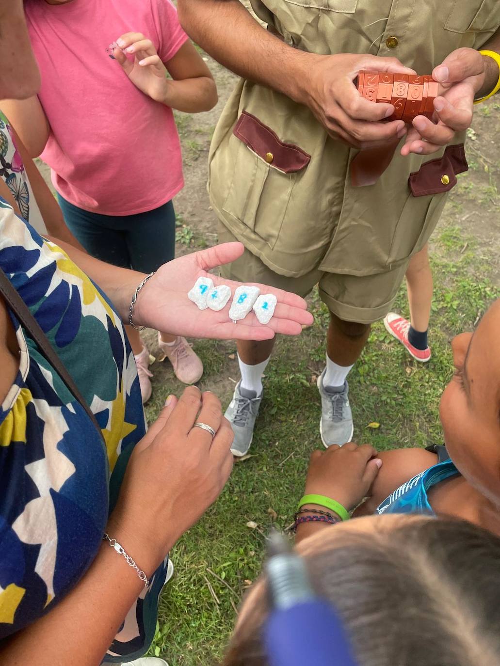 En ese espacio abierto y de la mano del Ayuntamiento de León se puede disfrutar de otra forma del verano: ahora participando en un escape street que hace las delicias de los más aventureros 