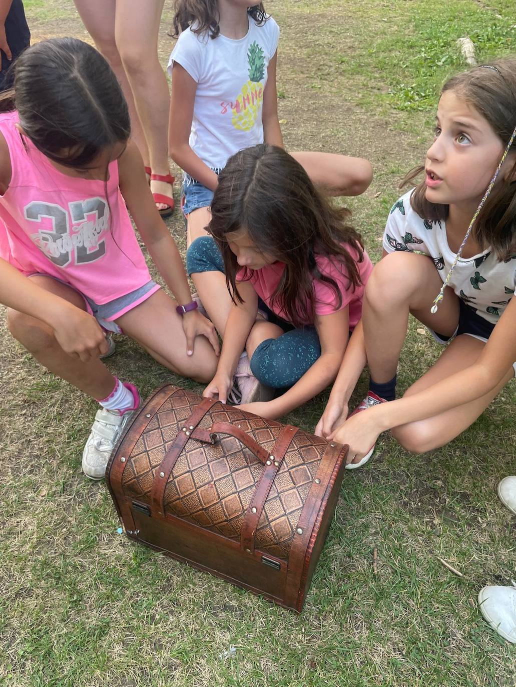 En ese espacio abierto y de la mano del Ayuntamiento de León se puede disfrutar de otra forma del verano: ahora participando en un escape street que hace las delicias de los más aventureros 