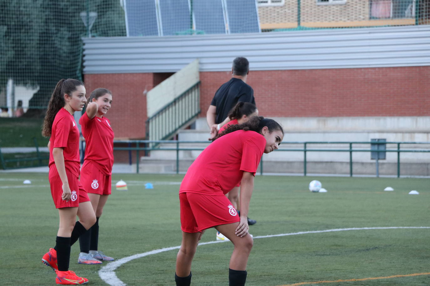 Imágenes del primer entrenamiento de la Cultural Femenina