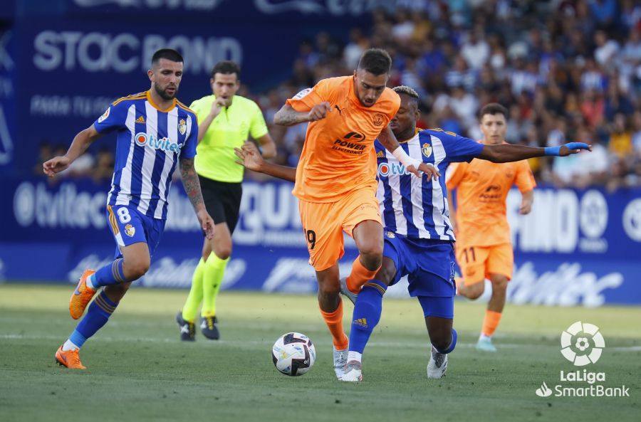 La Ponferradina disputa la segunda jornada de la Liga SmartBank en casa ante la UD Ibiza. 