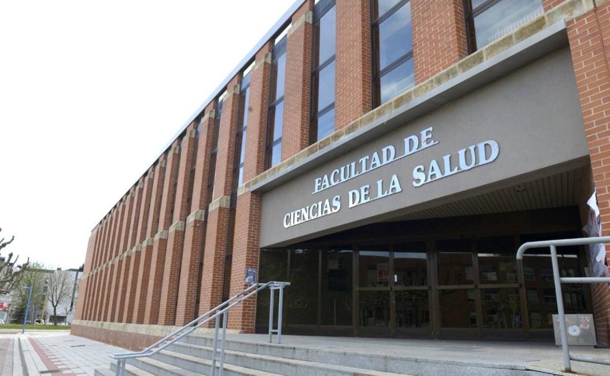 Fachada de la Facultad de Ciencias de la Salud, donde se desarrollarán las Jornadas.