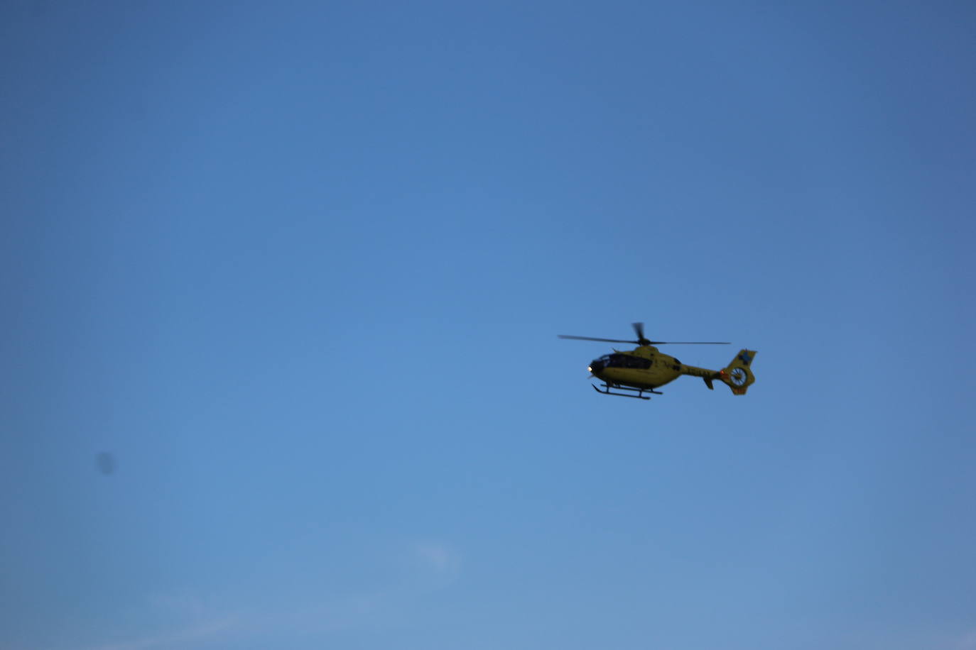 Imágenes de los efectivos antiincendios en el fuego de Valdepolo.