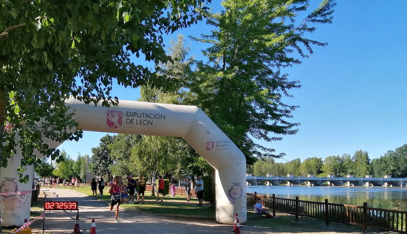 La VIII Carrera Popular de Santa Marina del Rey. 