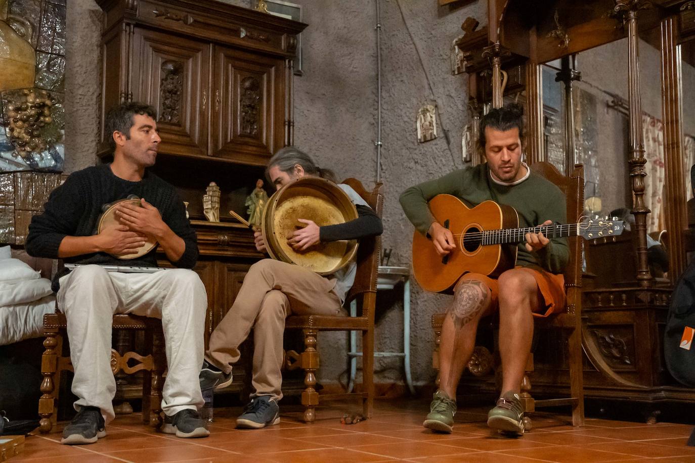 El grupo leonés Cecina Folk Trío.