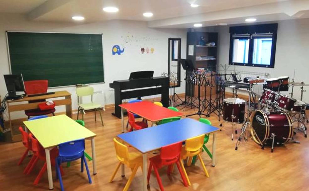 La Escuela Municipal de Música de La Robla ofrece una amplia variedad de instrumentos para aprender y divertirse al mismo tiempo.