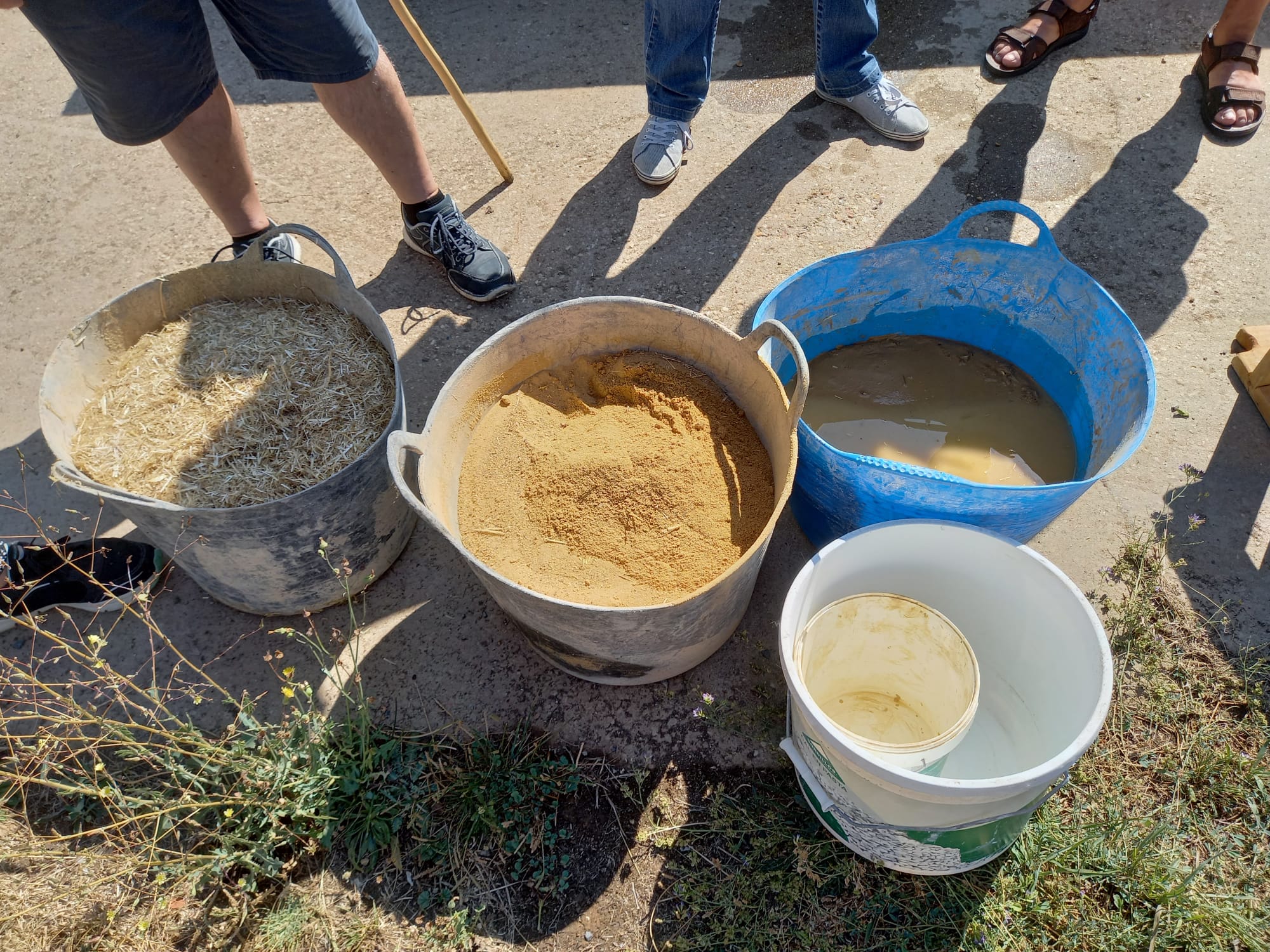 Ruiforco de Torío acoge un taller sobre la construcción tradicional con barro.