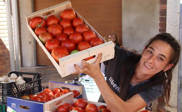 Mansilla de las Mulas recupera la normalidad en la Feria del Tomate.