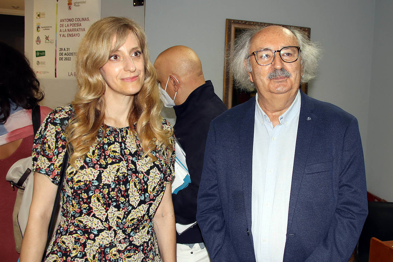 Antonio Colinas con el alcalde bañezano, Javier Carrera y la viceconsejera de Acción Cultural, Mar Sancho