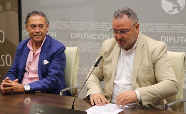 El director general de la Cultural, Felipe Llamazares, junto al presidente de la Diputación, Eduardo Morán, en la presentación del acuerdo de colaboración por este partido entre el club leonés y la selección de Catar.