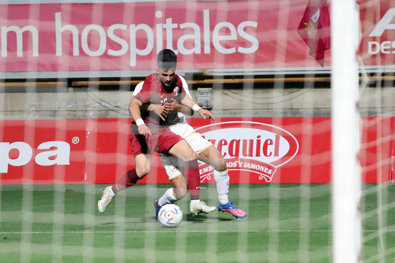 La Cultural disputa un histórico encuentro en el Reino de León ante la selección de Catar. Gran abiente en un duelo entre dos equipos con miras diferentes pero con mucho en común. 