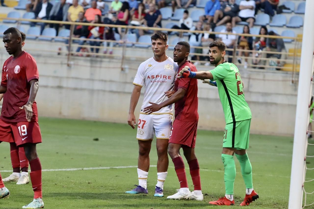 La Cultural disputa un histórico encuentro en el Reino de León ante la selección de Catar. Gran abiente en un duelo entre dos equipos con miras diferentes pero con mucho en común. 