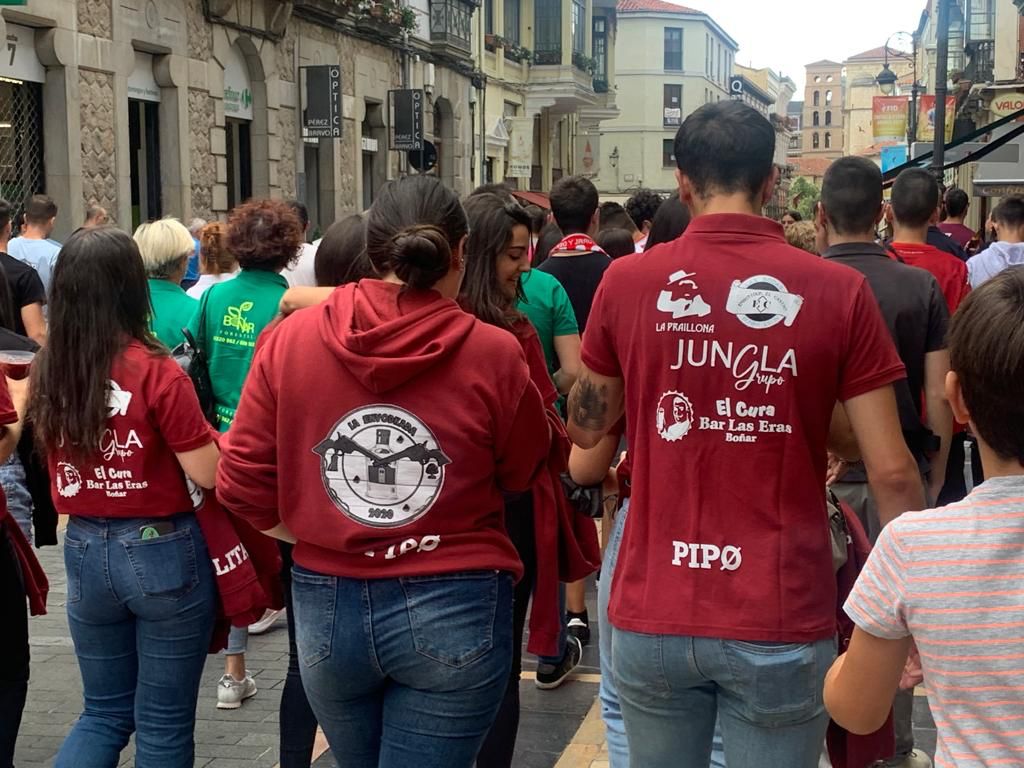 'Ruta 100': cuando la música suena en el corazón de la Cultural. Cientos de jóvenes se suman a la iniciativa de la 'Ruta 100' en la antesala del encuentro ante Catar. Gran ambiente para celebrar un centenario y un partido único.