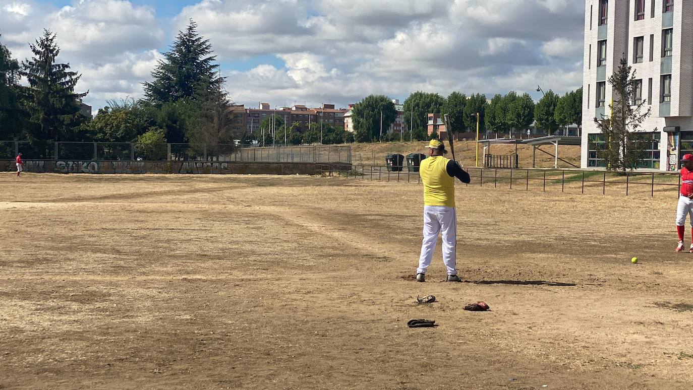 Fotos: II Torneo de Otoño de Sóftbol y I Torneo Internacional.