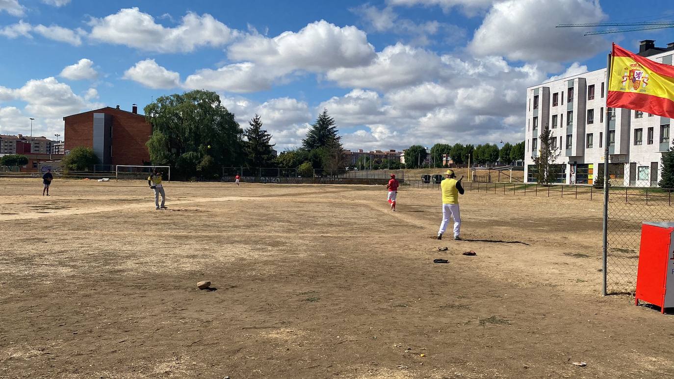 Fotos: II Torneo de Otoño de Sóftbol y I Torneo Internacional.