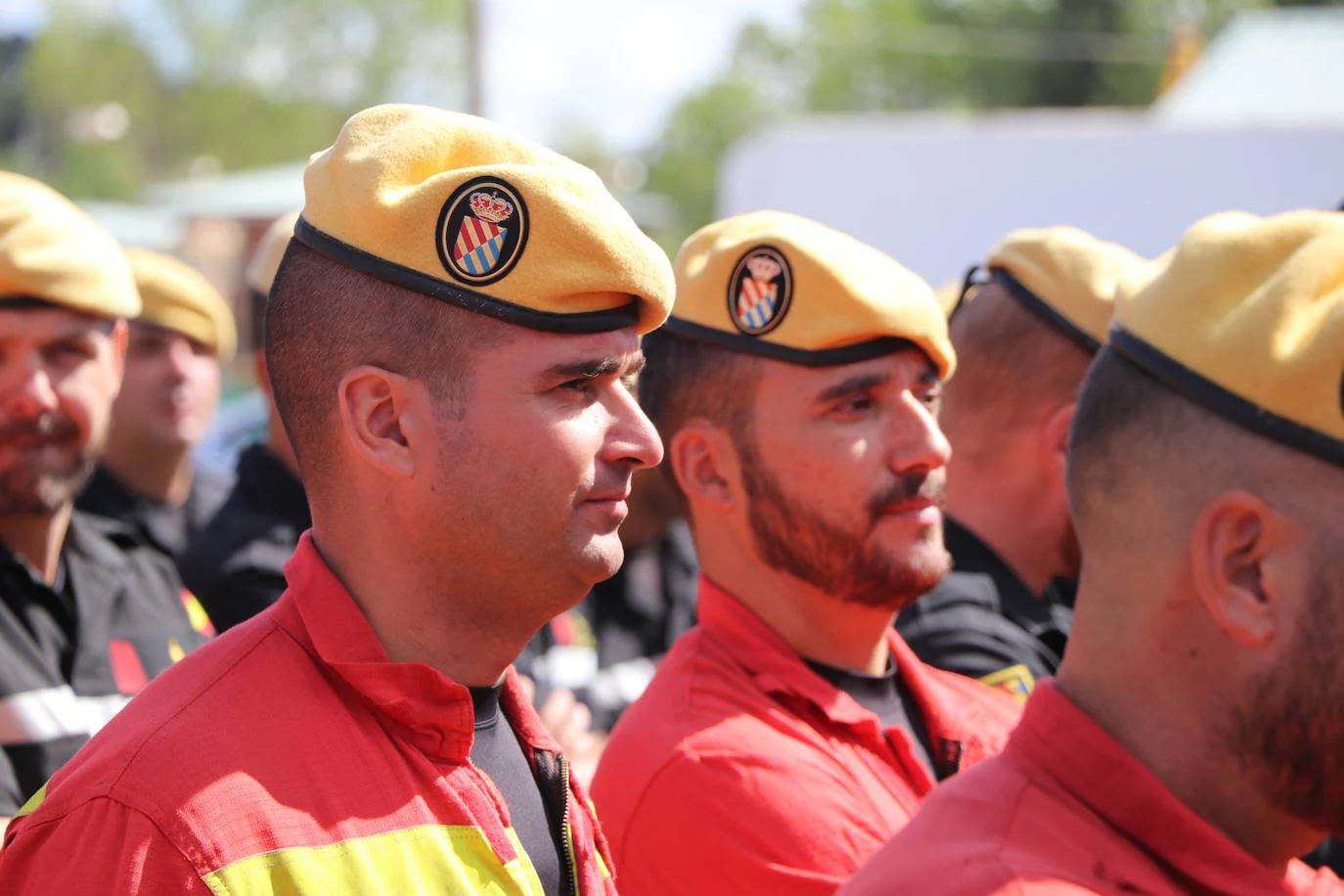 La ministra de Defensa descarta cerrar el campo de El Teleno: «El cambio climático está influyendo mucho en los incendios». Margarita Robles visita el V Batallón de la UME en la base militar leonesa de Conde Gazola: «Quiero poner en valor lo orgullosos que nos sentimos de la UME. León es una ciudad y una provincia para España, que hace muy grande nuestro país». 