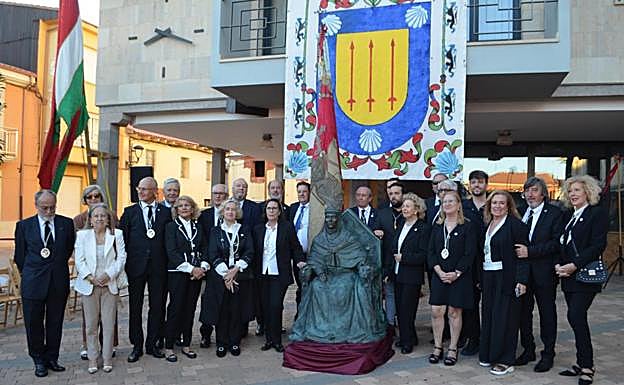 Imagen principal - Un trono de honor para Urraca I de León