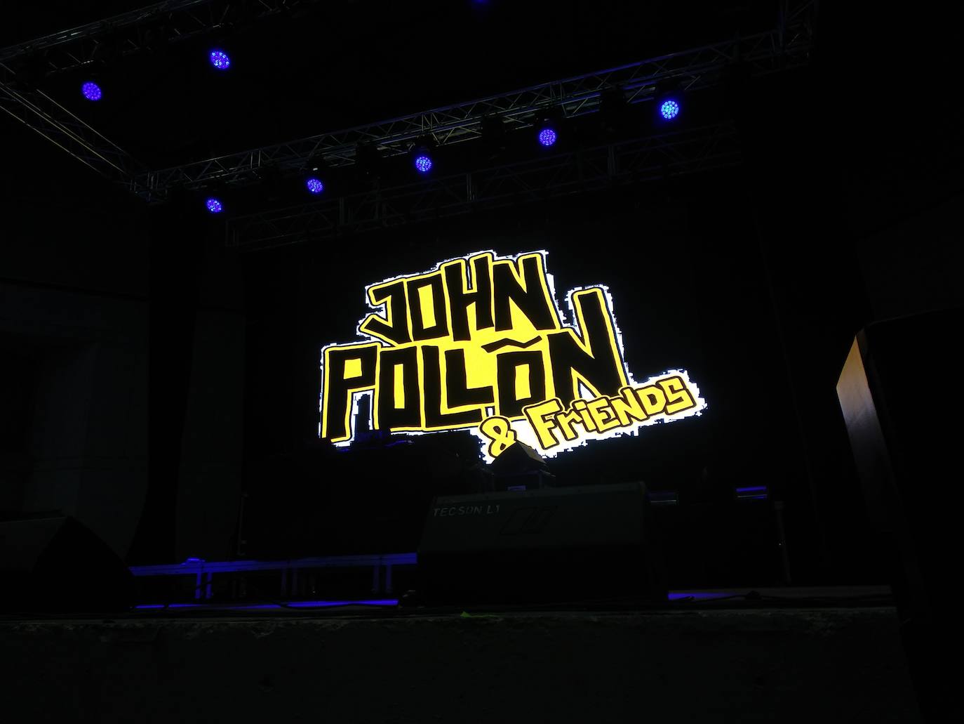 John Pollõn and Friends protagonizaron el tercer concierto de las Noches de la Encina en el Auditorio Municipal de Ponferrada.