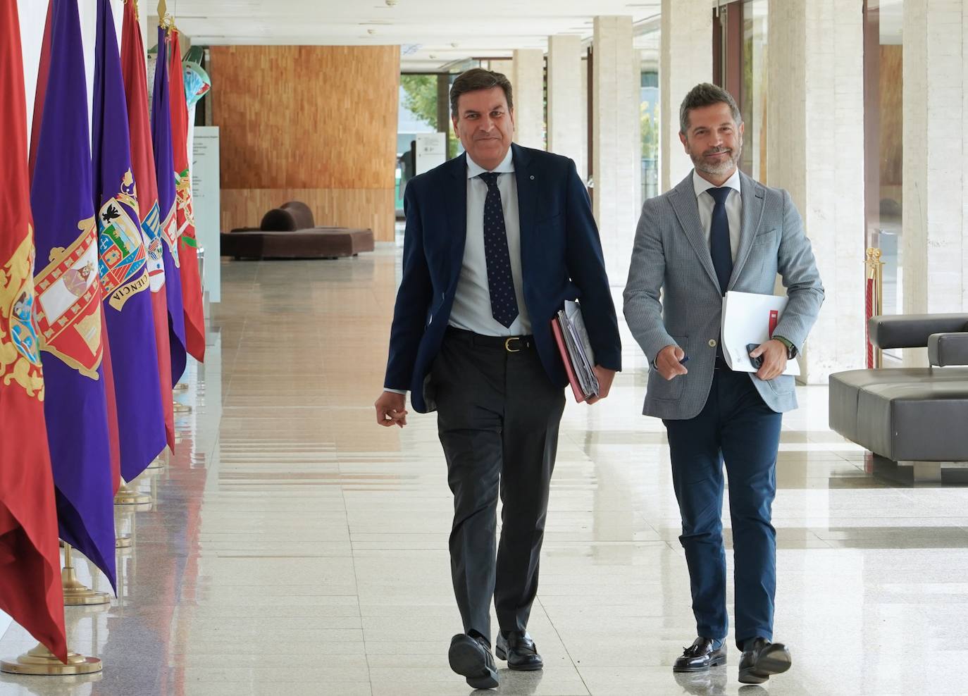 El consejero de Economía y Hacienda y portavoz de la Junta de Castilla y León, Carlos Fernández Carriedo, comparece en rueda de prensa posterior al Consejo de Gobierno.