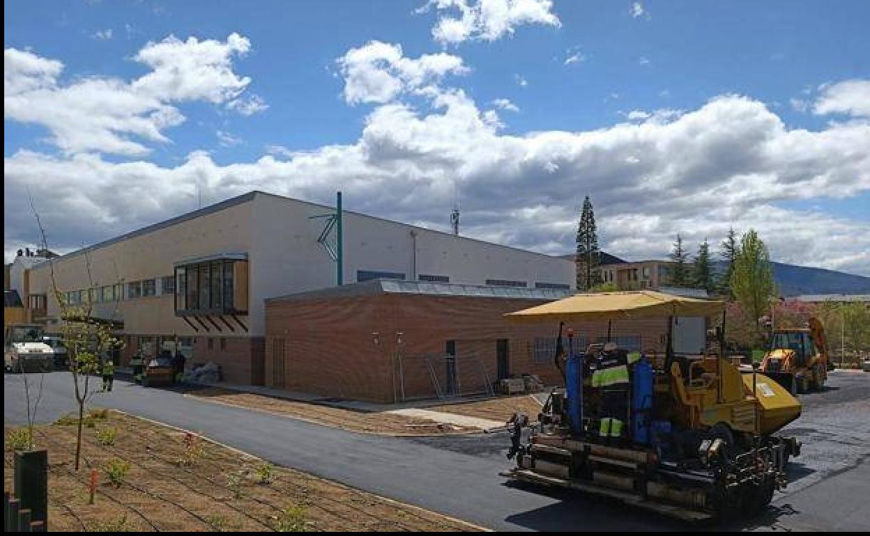 Imagen del nuevo centro de salud de Bembibre durante las obras.