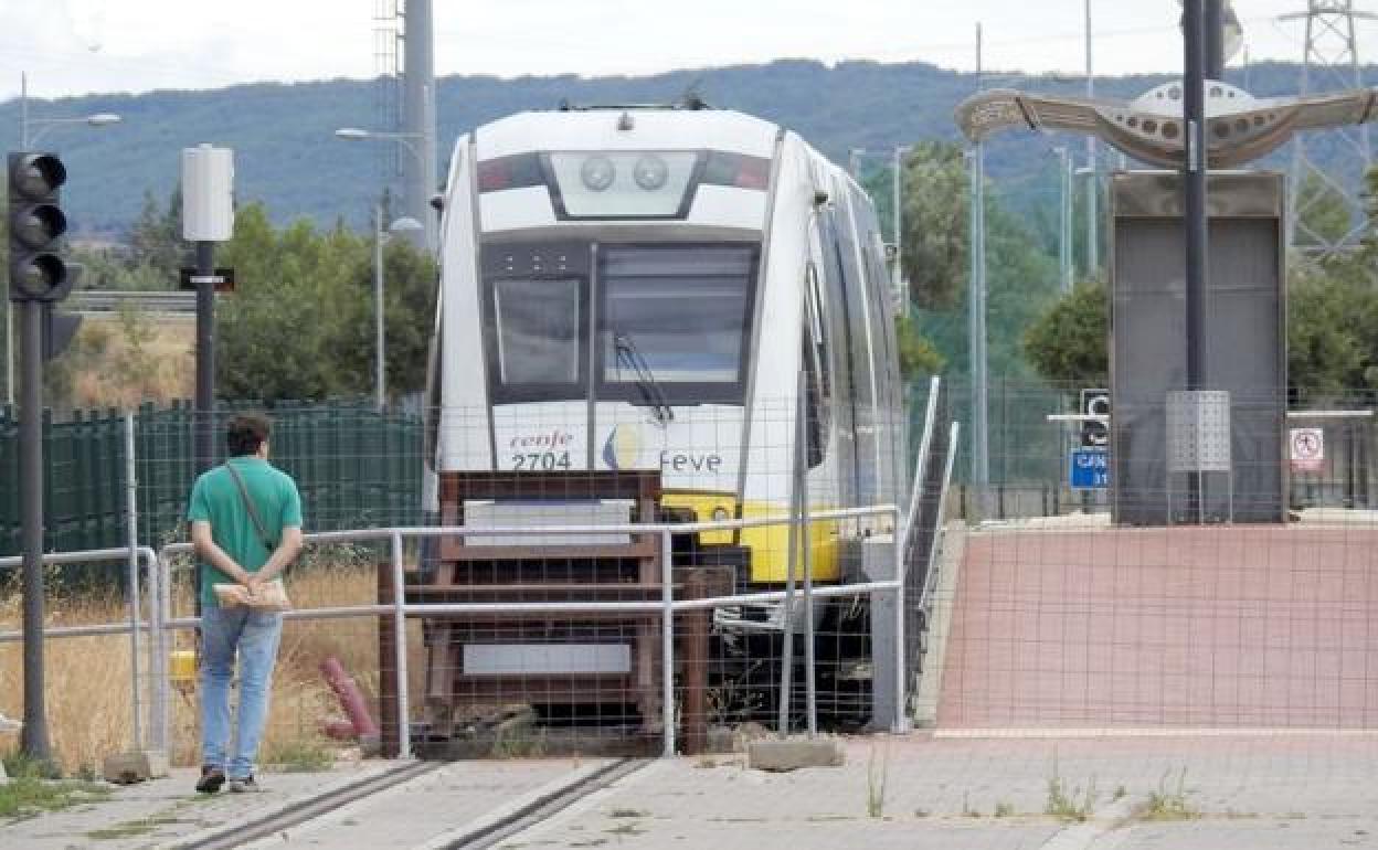 UPL reclama que los obstáculos burocráticos que paralizan la integración de Feve se desbloqueen.