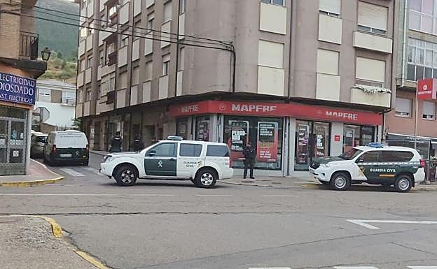 Imagen del operativo desplegado en la zona por la Guardia Civil este jueves. 