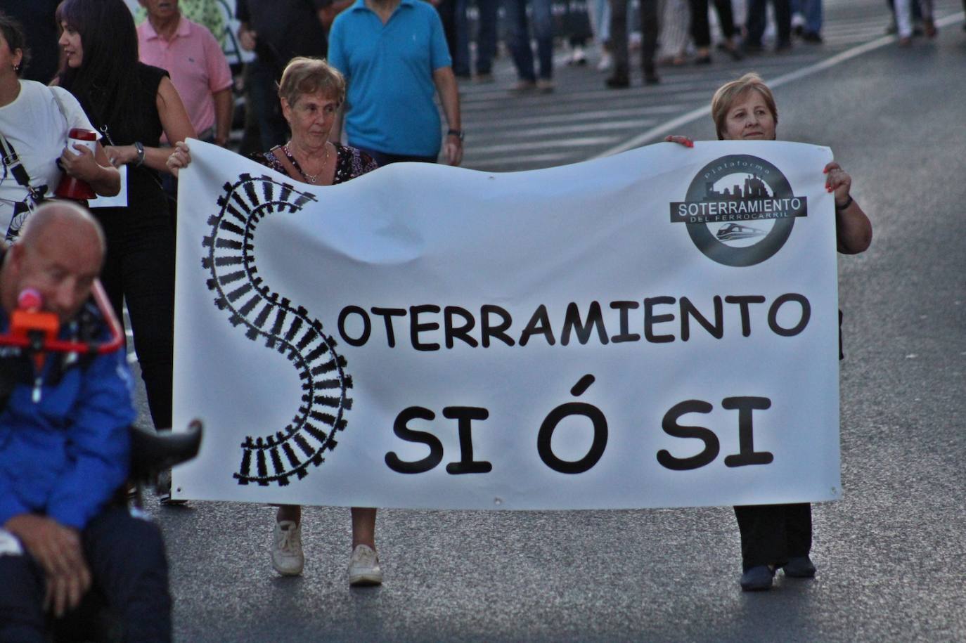 Concentración de rechazo a la «falsa integración del tren» en San Andrés