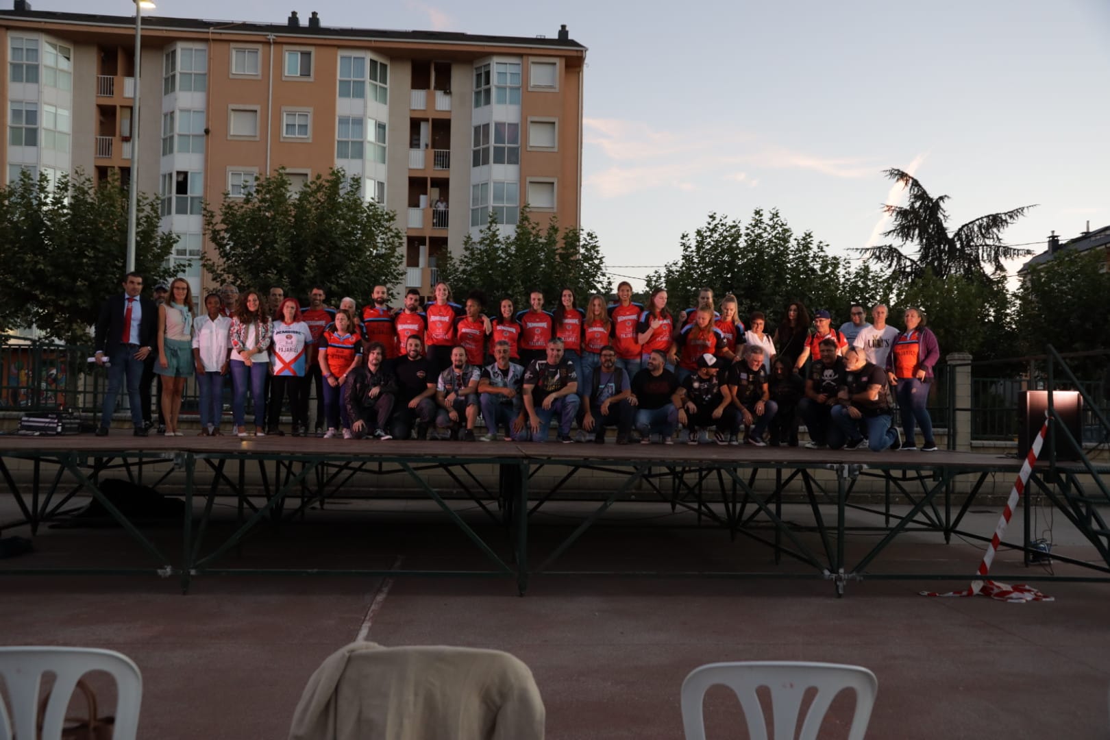 Embutidos Pajariel Bembibre se presentó ante su afición en un evento que culminó en el colegio Virgen de la Peña de la capital del Bierzo Alto tras el paseo en motos Harley-Davidson