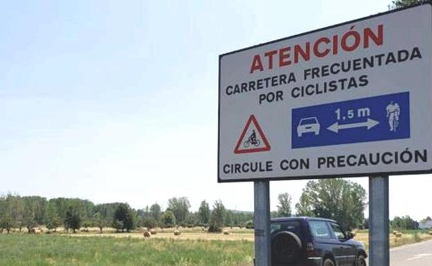 Dos ciclistas resultan heridos tras chocar entre ellos en la salida hacia Murias de Ponjos